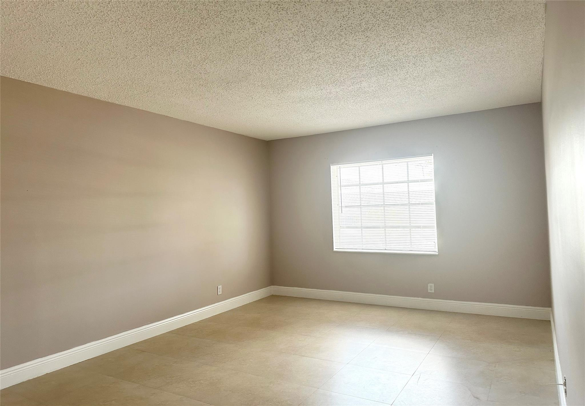 6229 Bay Clb #4 Fort Lauderdale, FL 33308