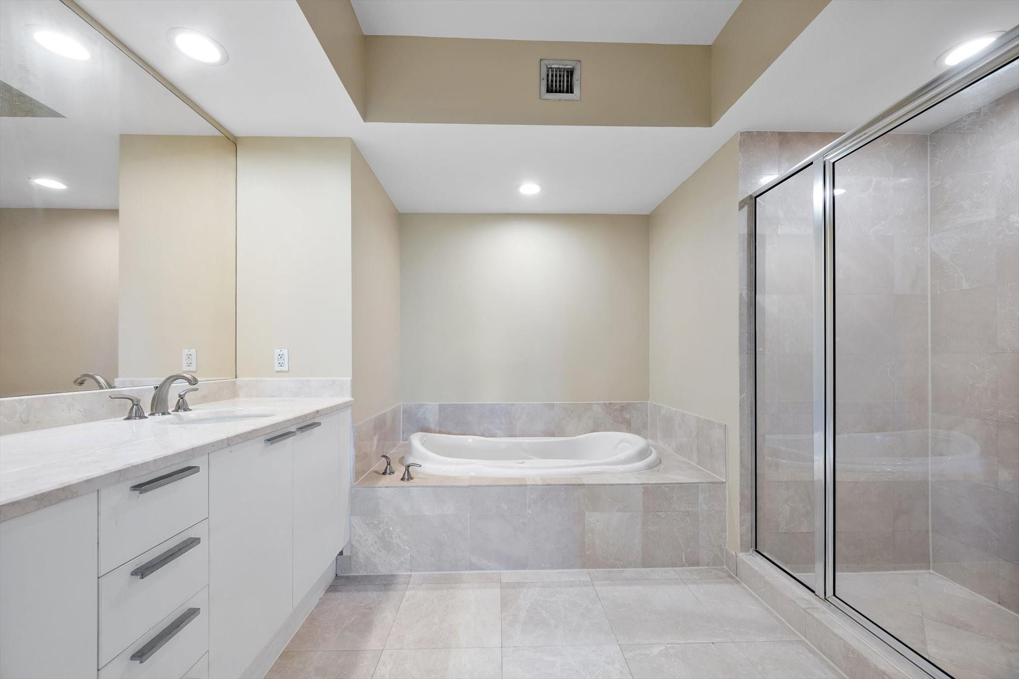 14951 Royal Oaks #1506 North Miami, FL 33181