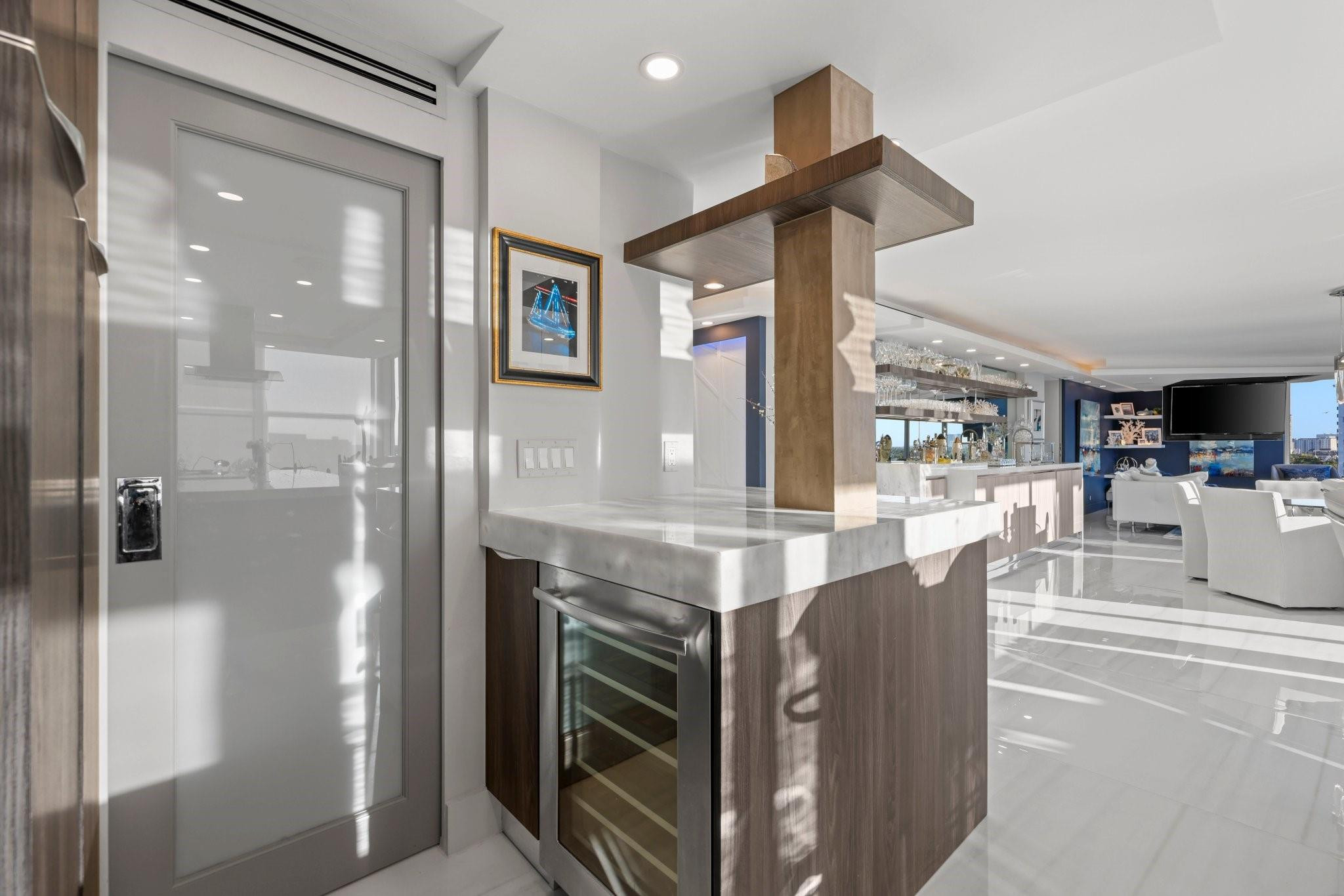 2800 E Sunrise #10A Fort Lauderdale, FL 33304