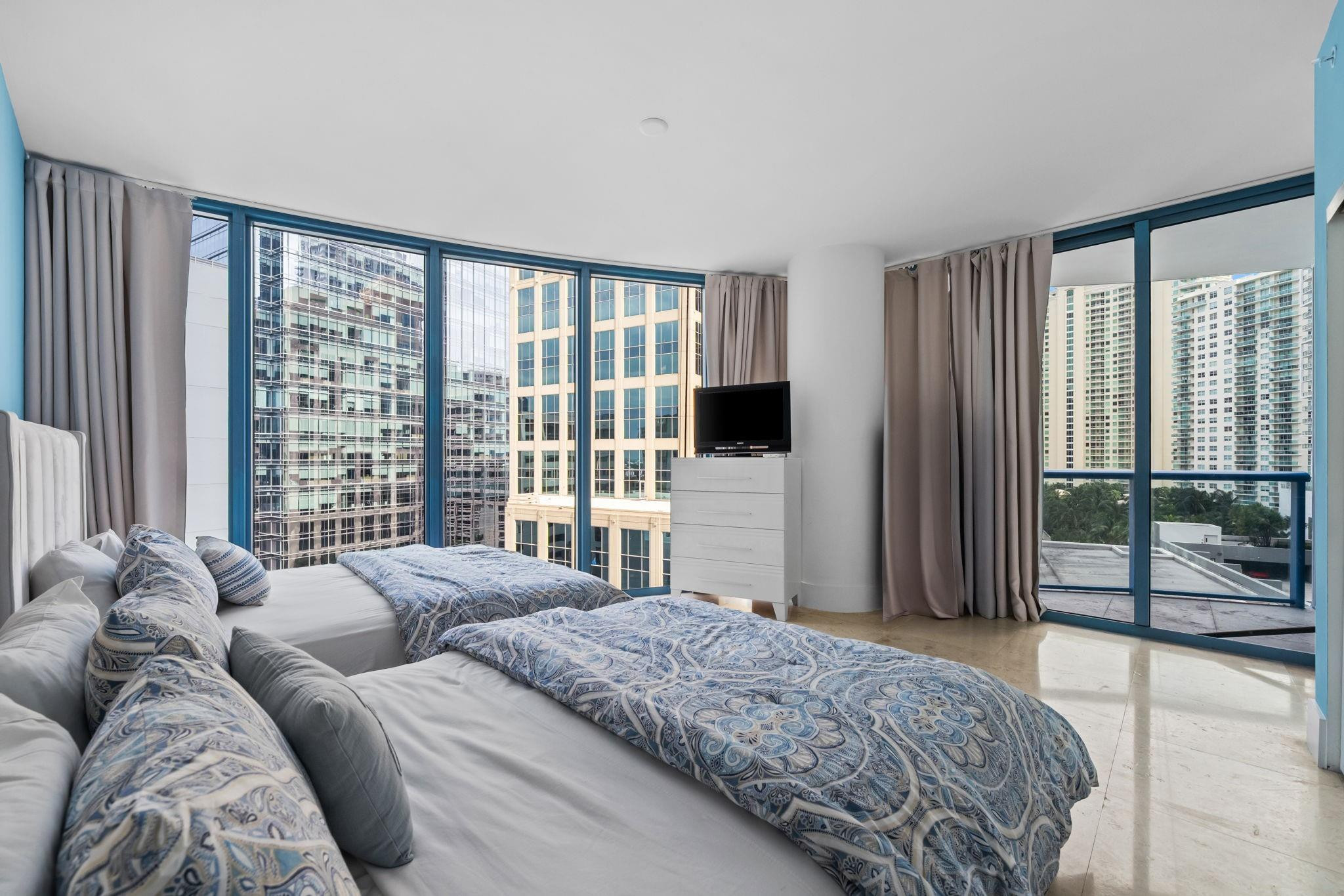 333 Las Olas #1508 Fort Lauderdale, FL 33301