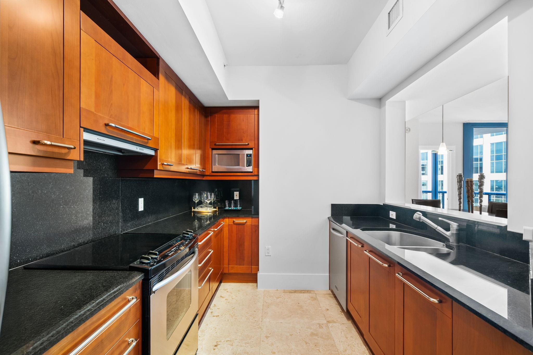 333 Las Olas #1508 Fort Lauderdale, FL 33301