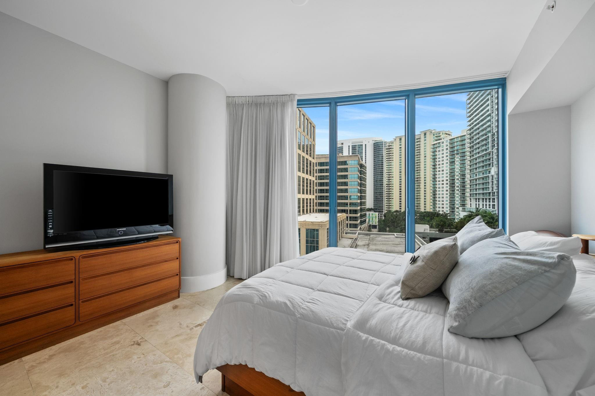 333 Las Olas #1508 Fort Lauderdale, FL 33301