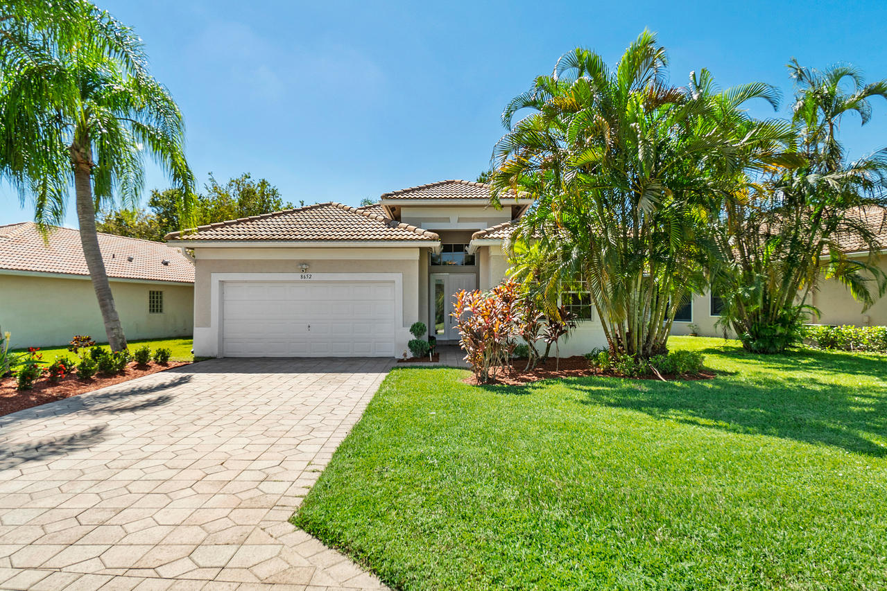 8652 San Andros