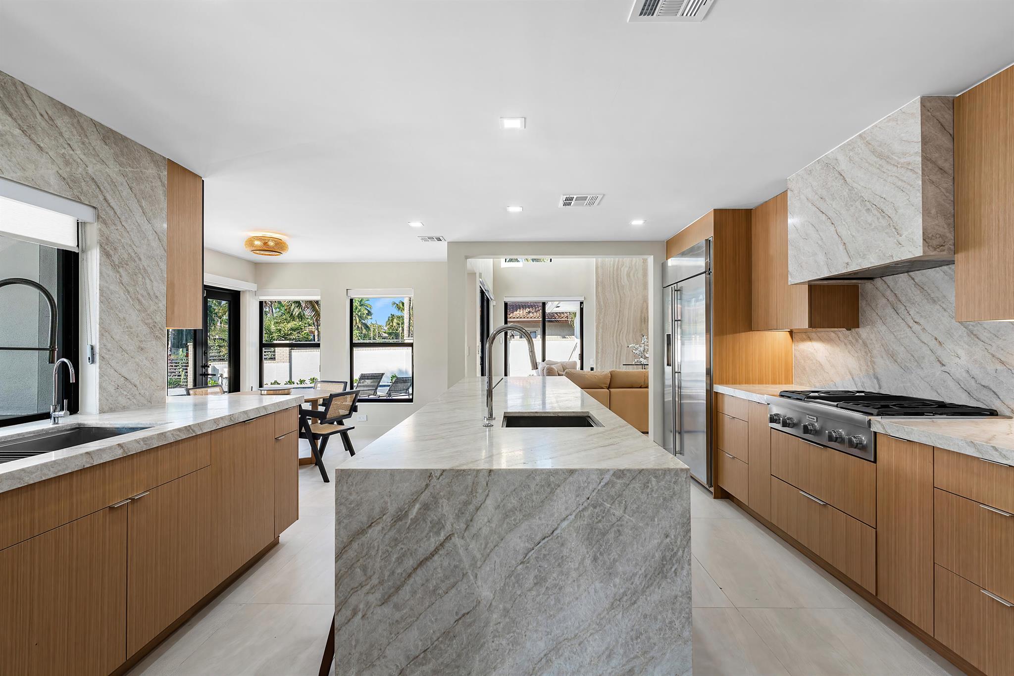 425 Coral Way Fort Lauderdale, FL 33301