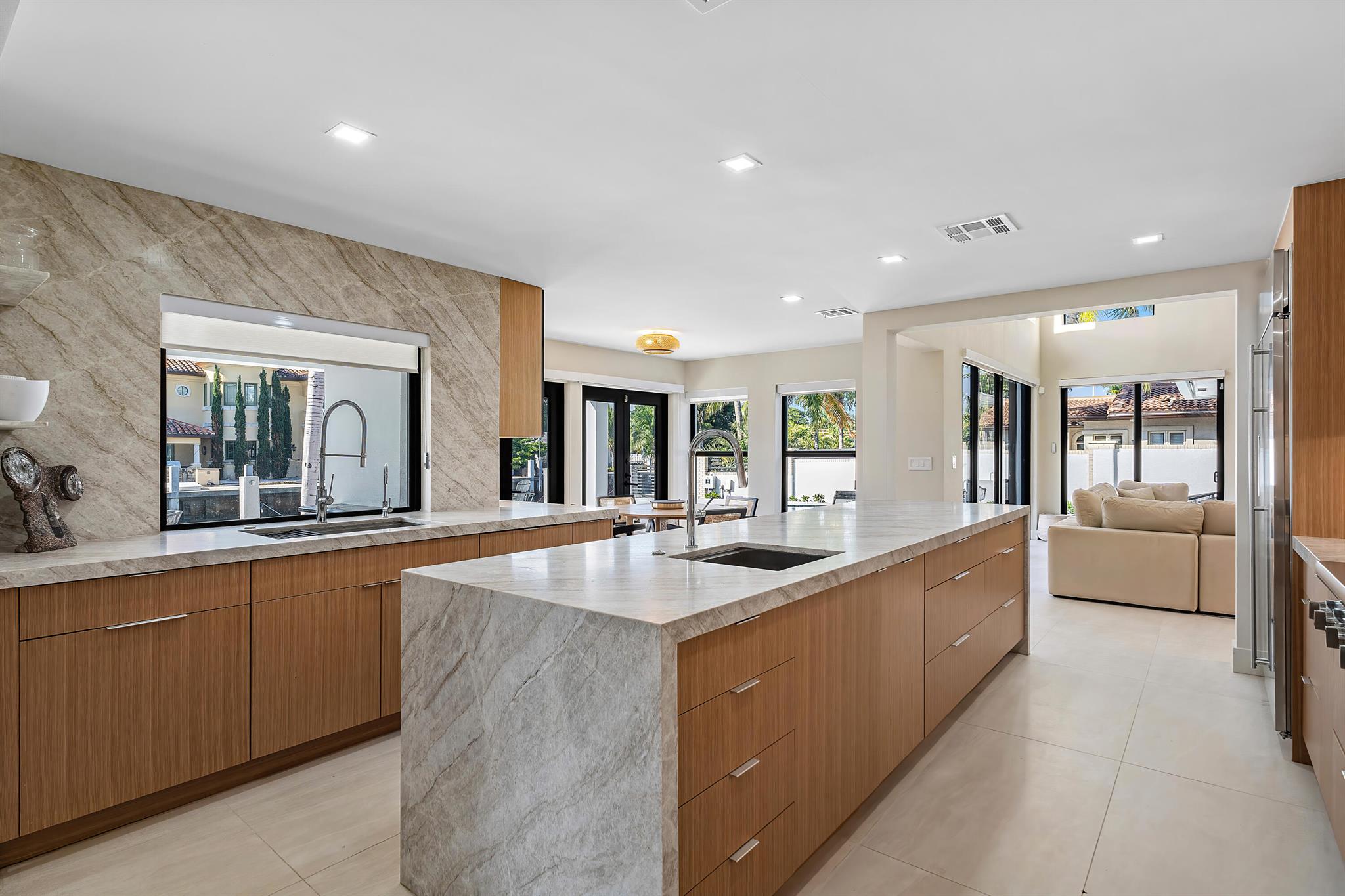 425 Coral Way Fort Lauderdale, FL 33301