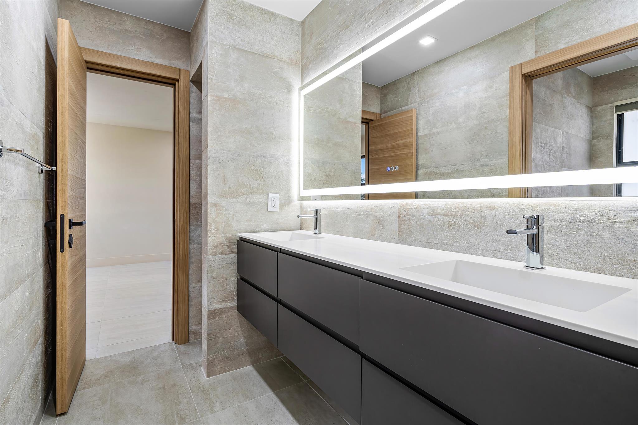 425 Coral Way Fort Lauderdale, FL 33301