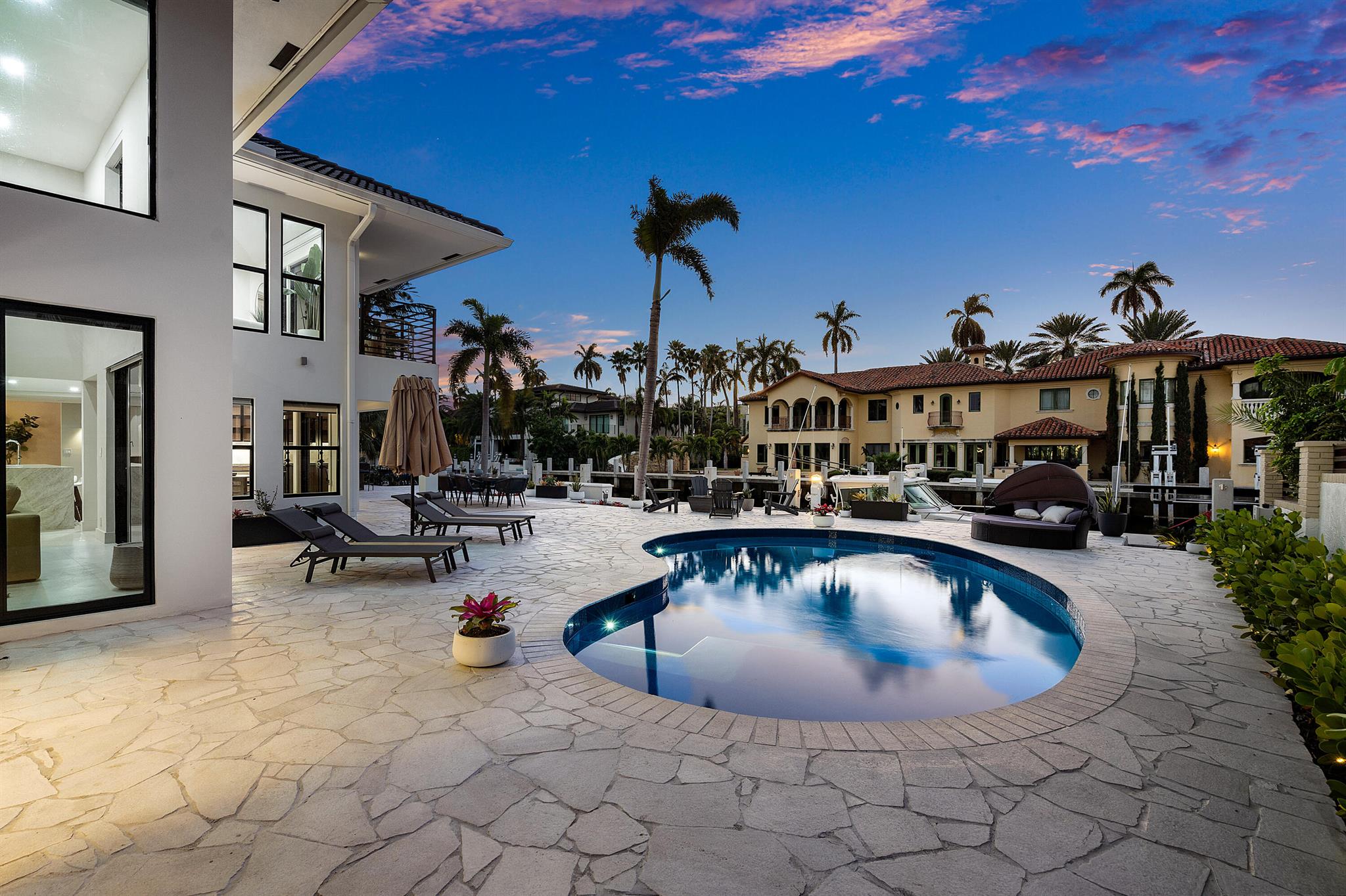 425 Coral Way Fort Lauderdale, FL 33301