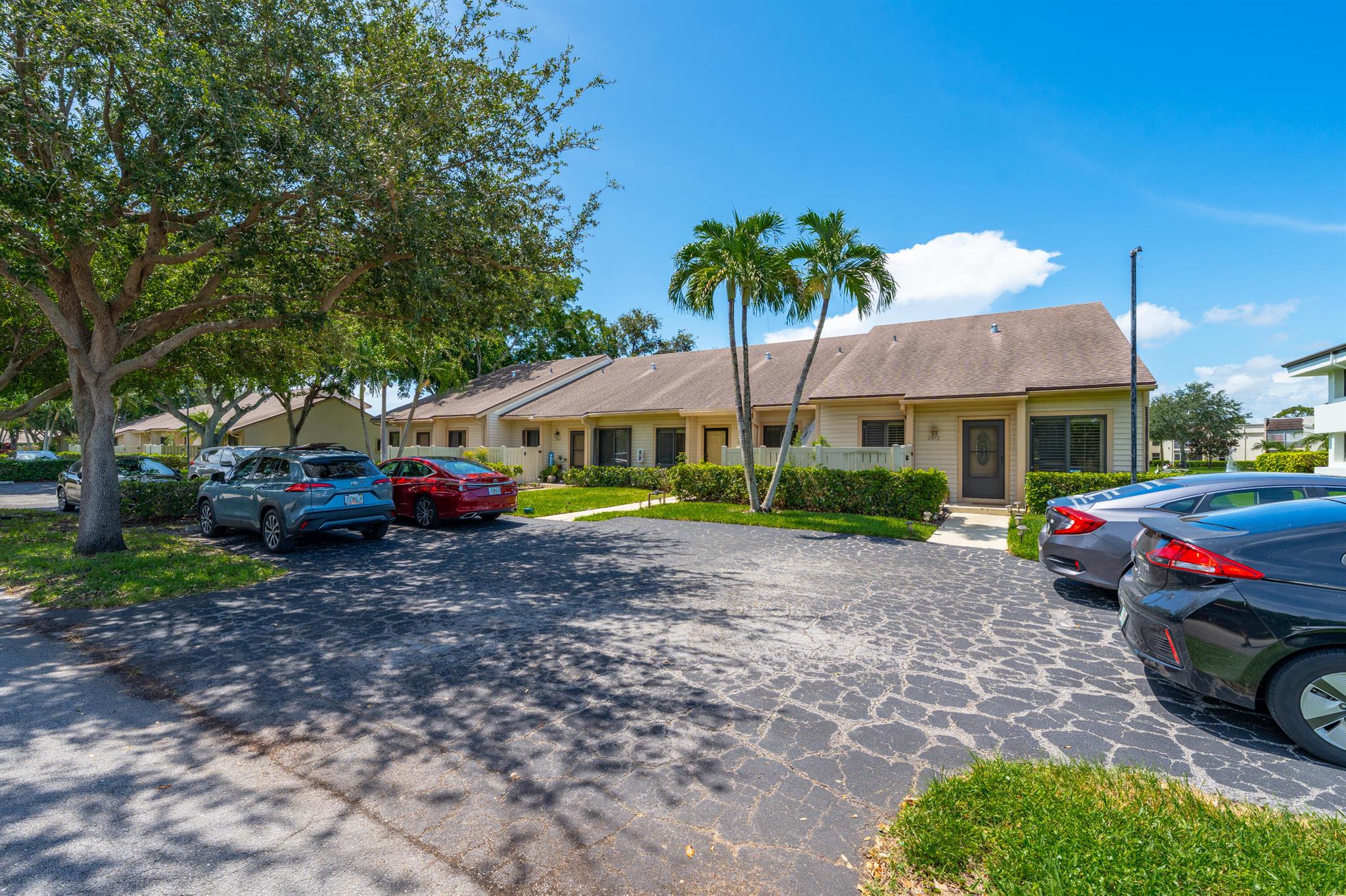 2808 Casa Way