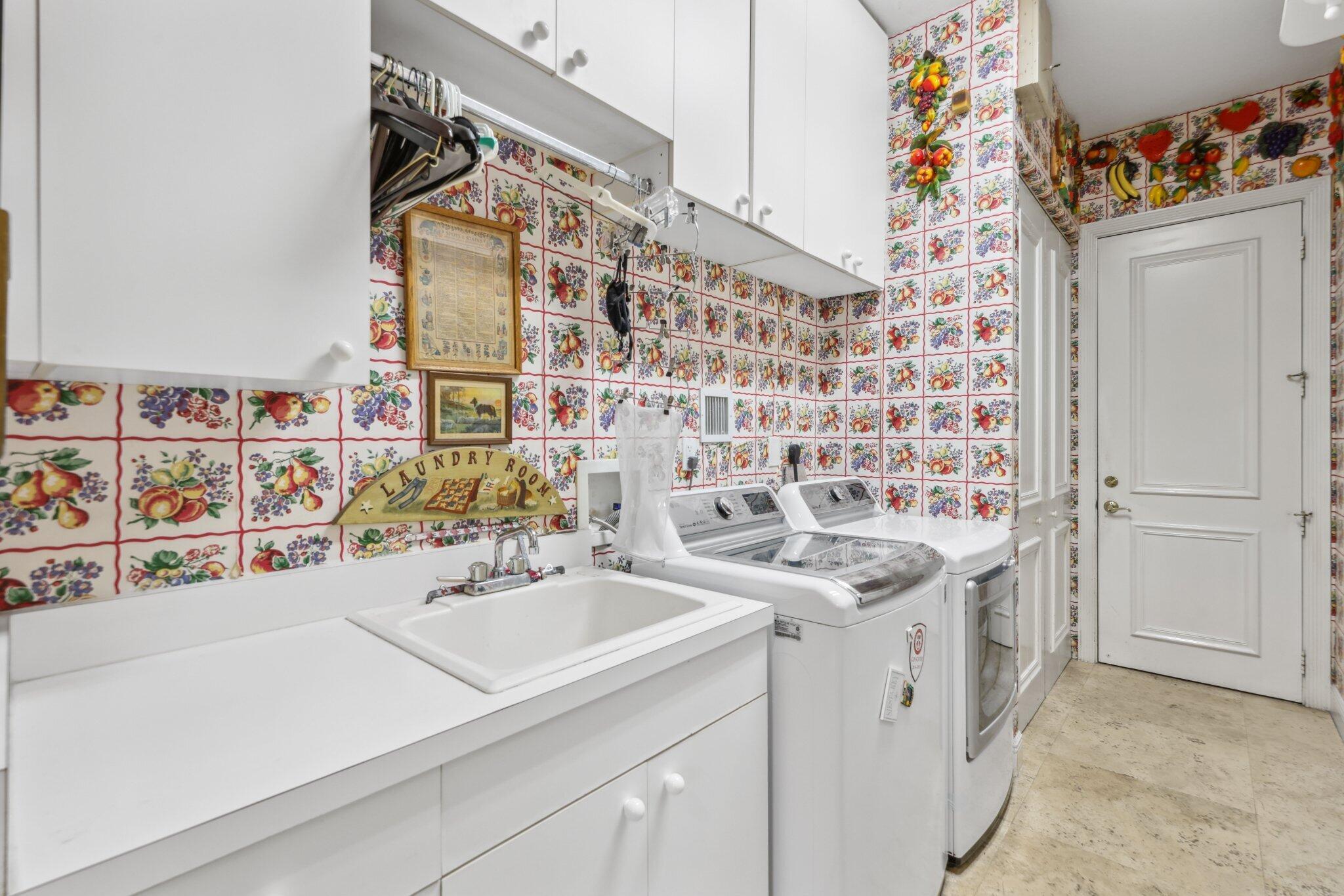 1018 Grand Ct Highland Beach, FL 33487