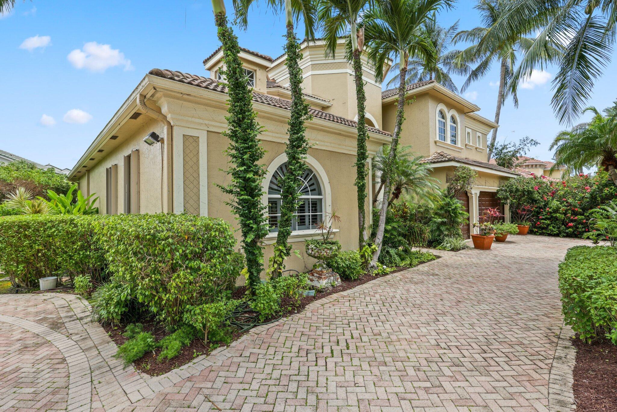 1018 Grand Ct Highland Beach, FL 33487