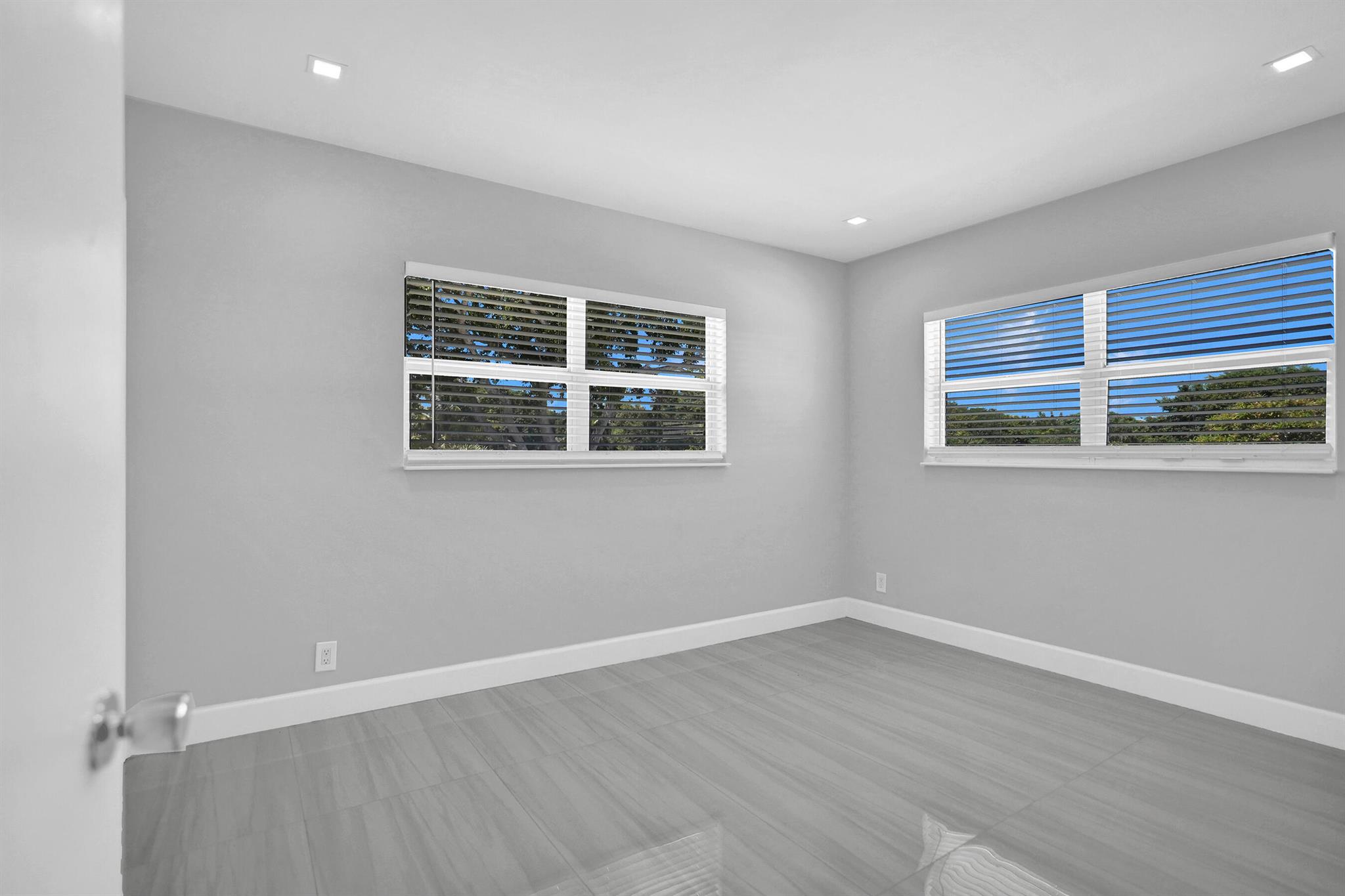 2755 NE 28th Ave #F2 Lighthouse Point, FL 33064