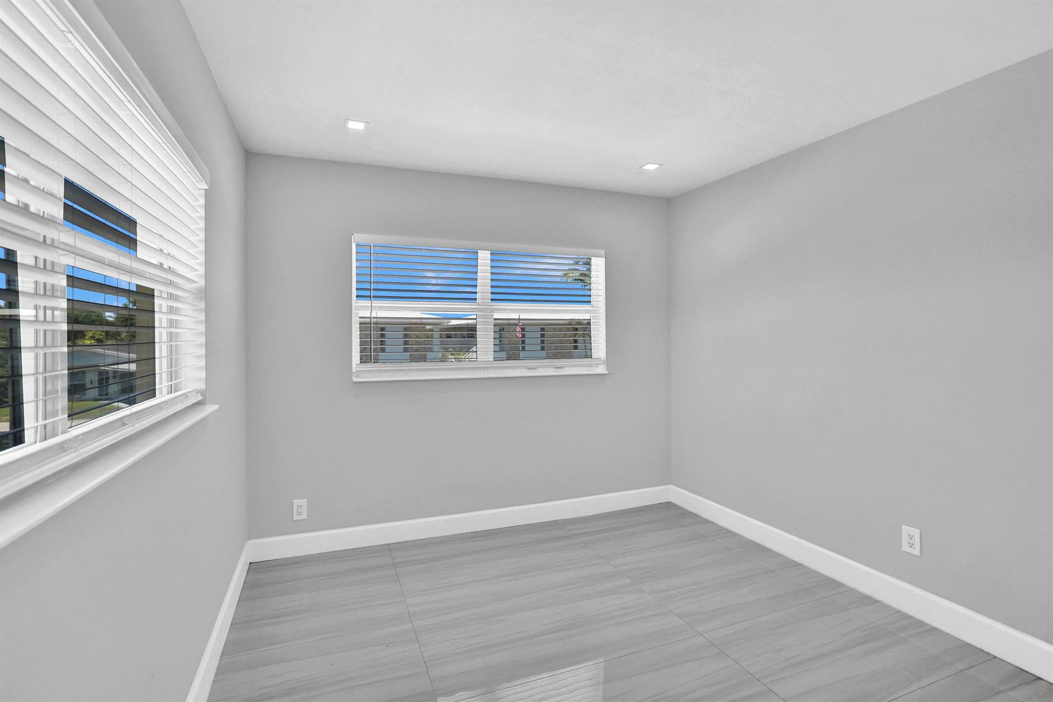 2755 NE 28th Ave #F2 Lighthouse Point, FL 33064