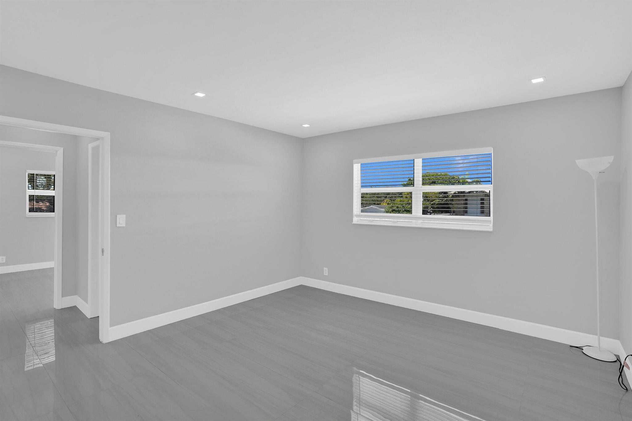 2755 NE 28th Ave #F2 Lighthouse Point, FL 33064