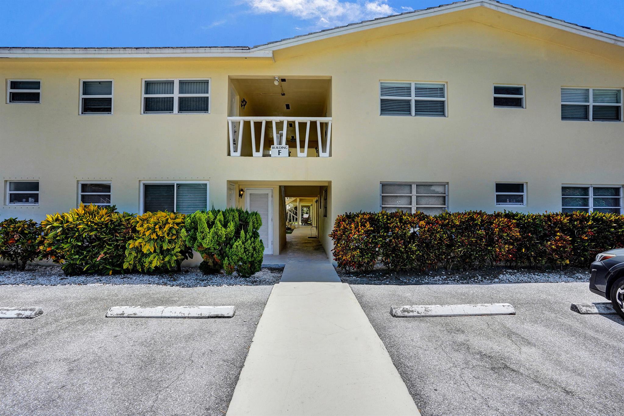 2755 NE 28th Ave #F2 Lighthouse Point, FL 33064