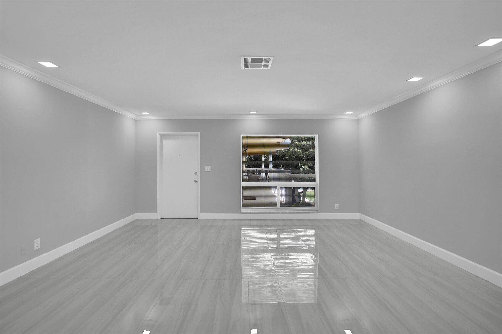 2755 NE 28th Ave #F2 Lighthouse Point, FL 33064