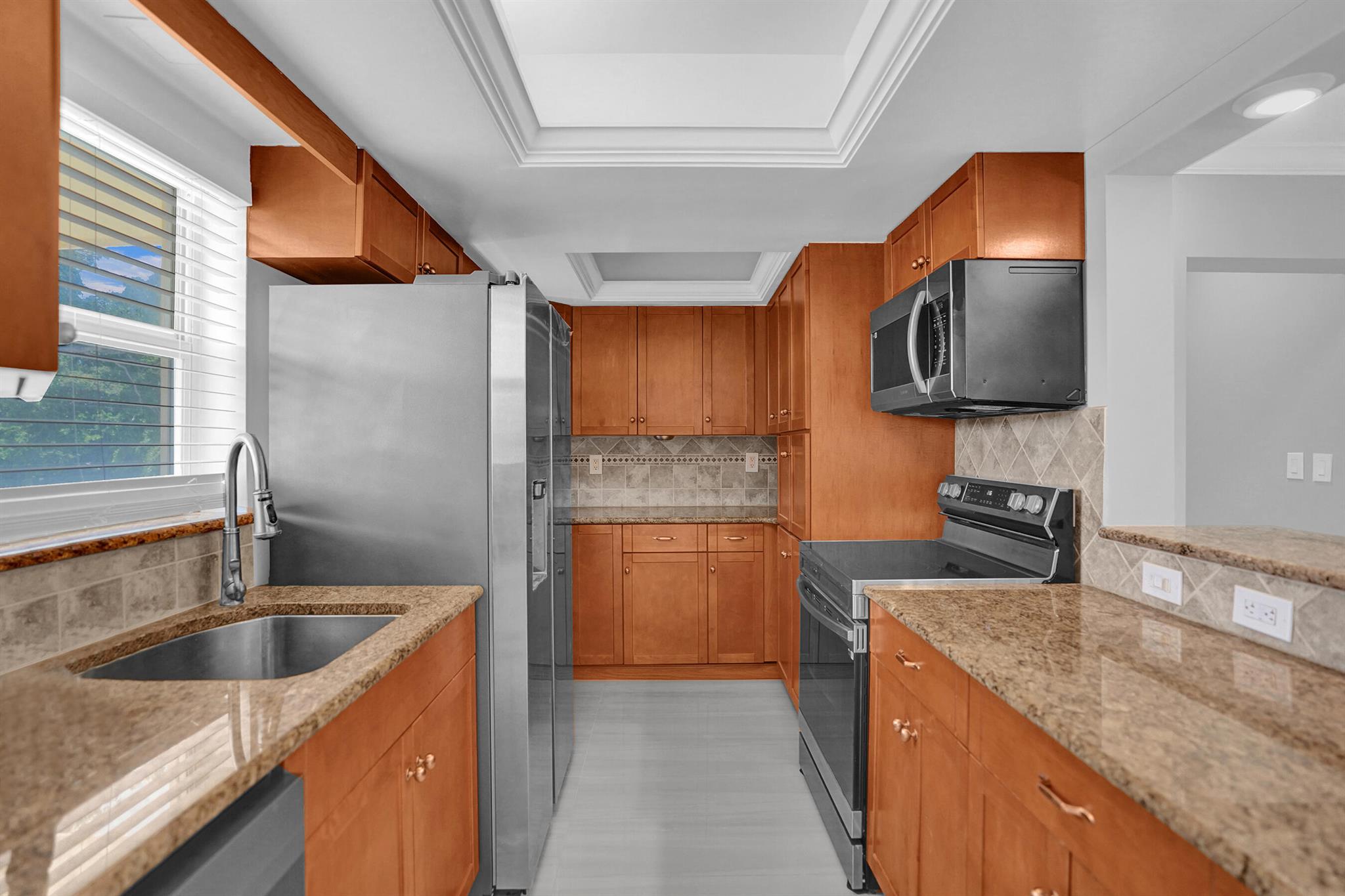 2755 NE 28th Ave #F2 Lighthouse Point, FL 33064