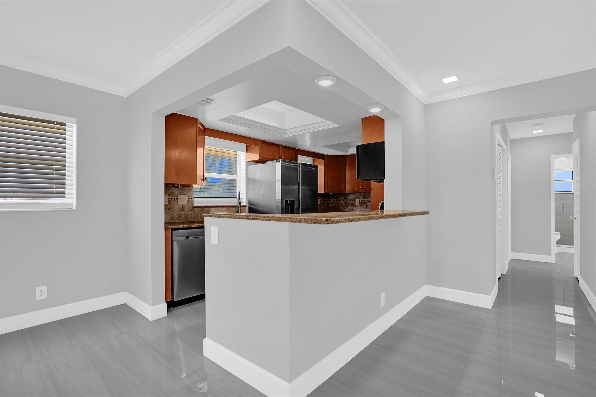 2755 NE 28th Ave #F2 Lighthouse Point, FL 33064