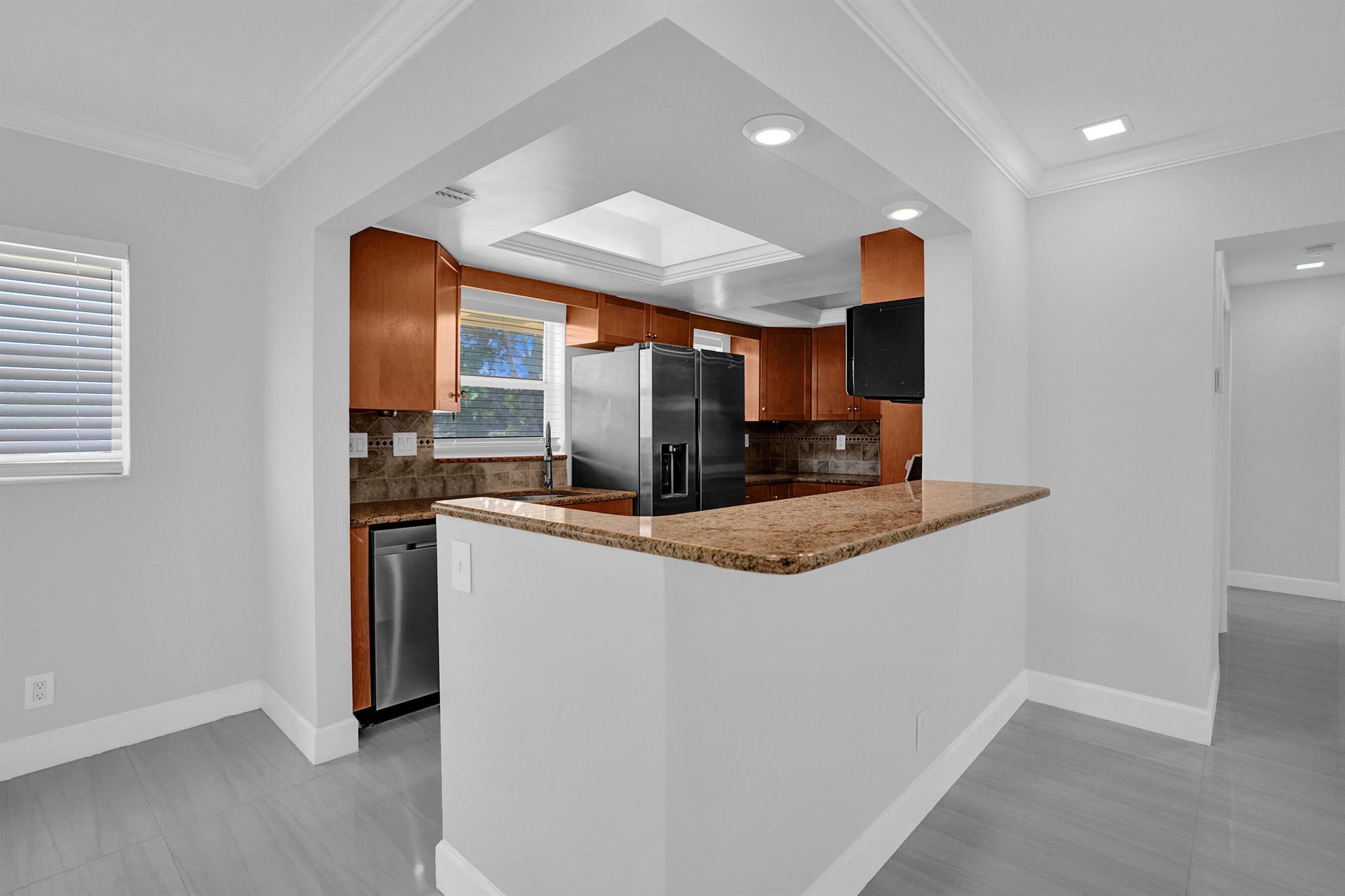 2755 NE 28th Ave #F2 Lighthouse Point, FL 33064