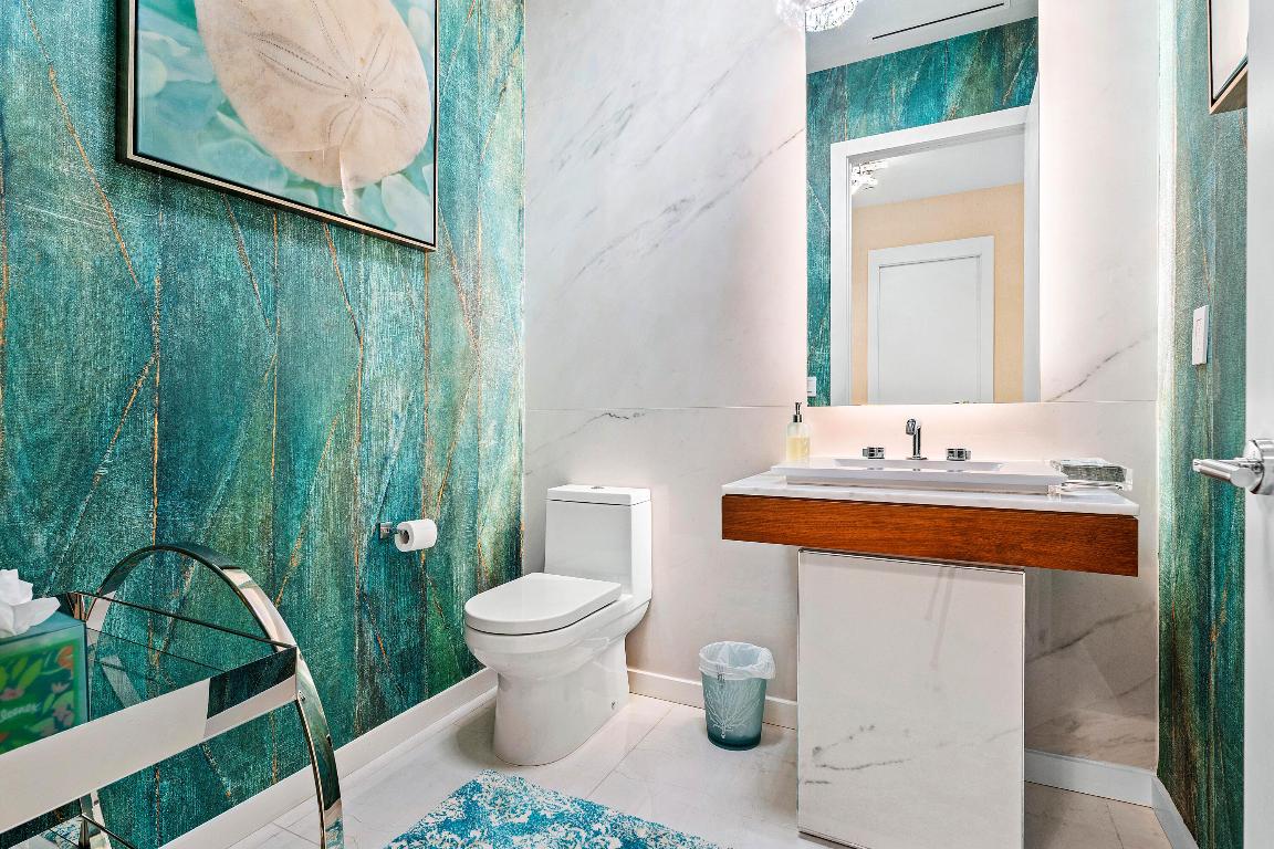 200 SE Mizner #104 Boca Raton, FL 33432