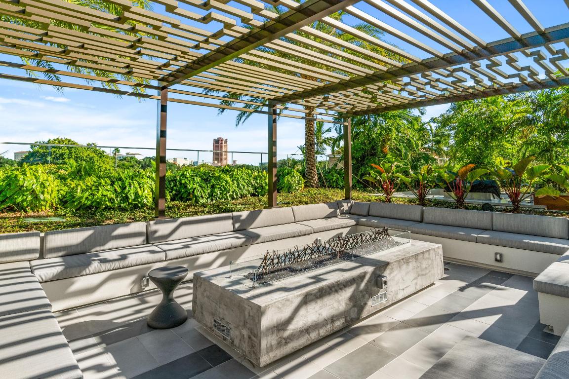 200 SE Mizner #104 Boca Raton, FL 33432