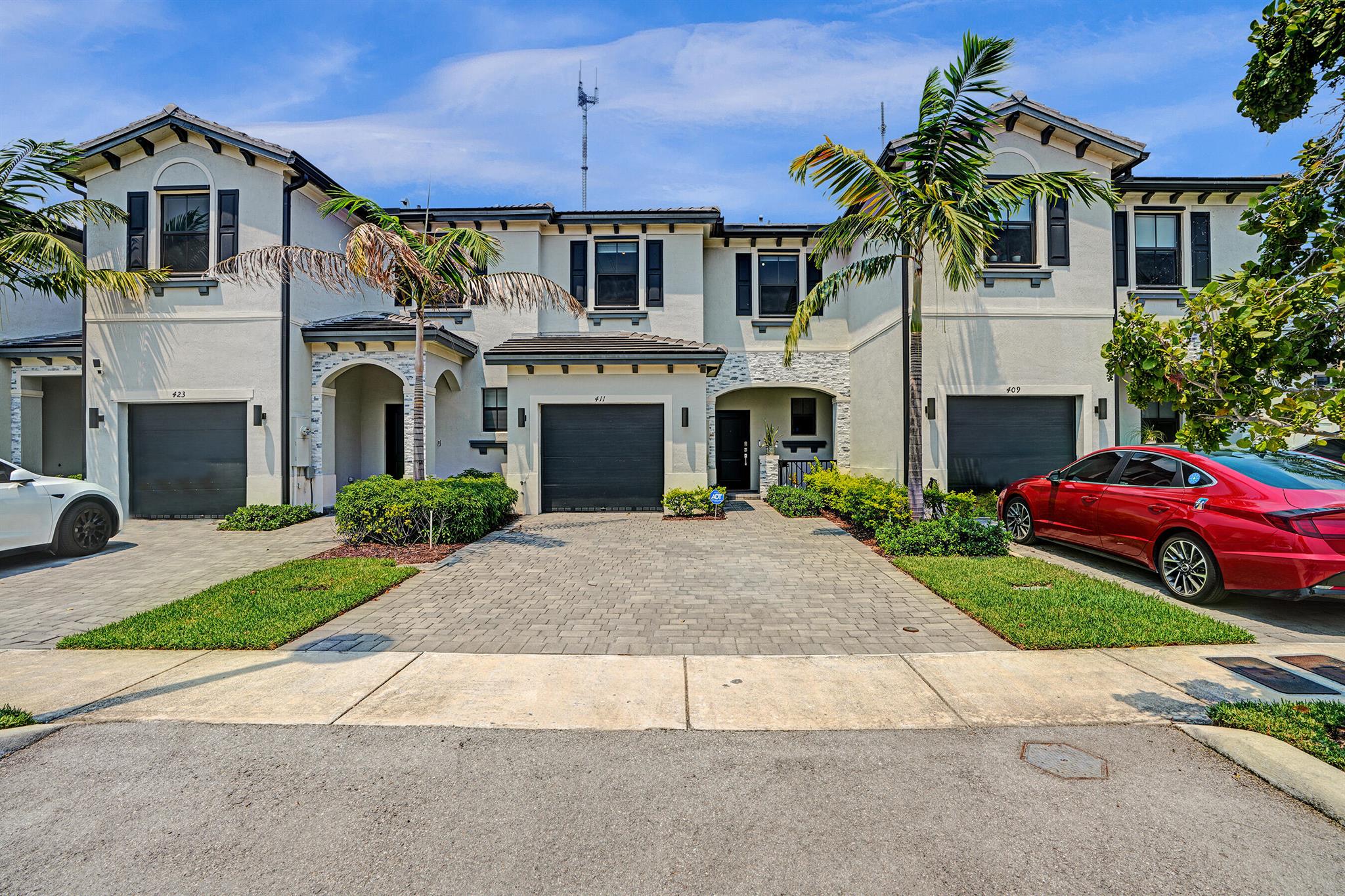 411 NW 204th St