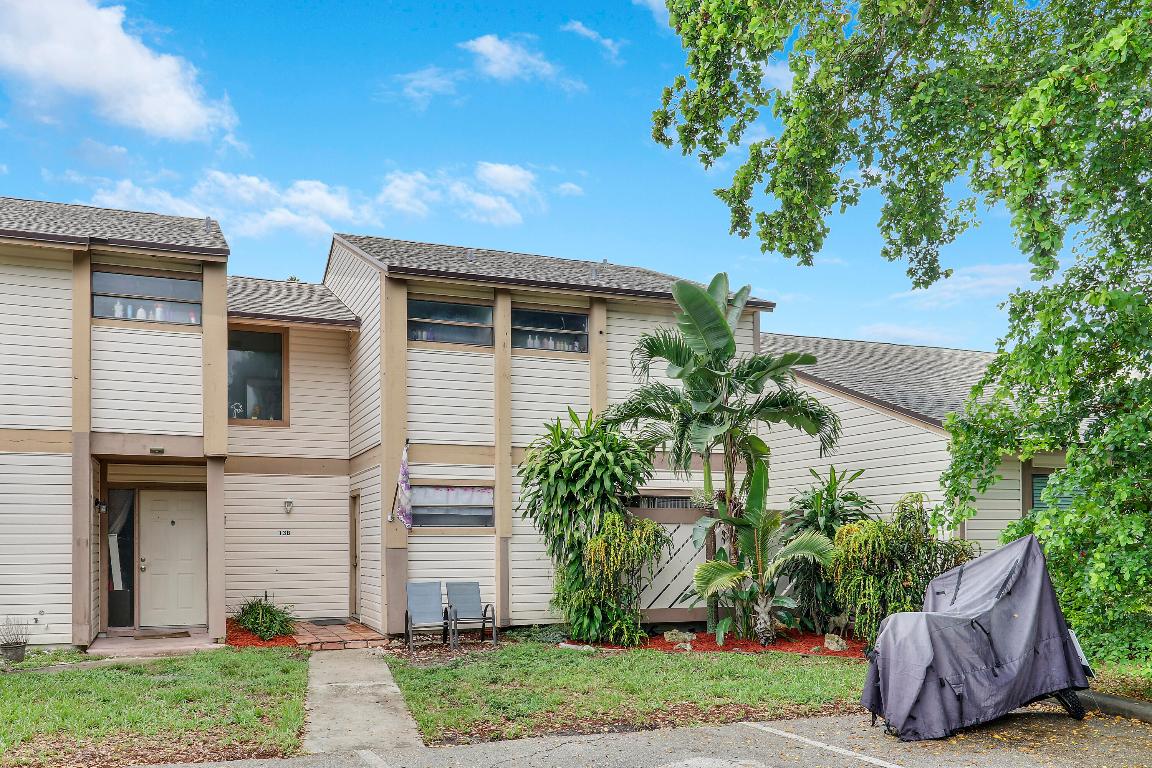 128 Sherwood #13b Jupiter, FL 33458