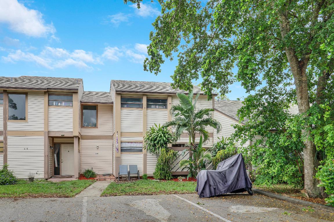 128 Sherwood #13b Jupiter, FL 33458