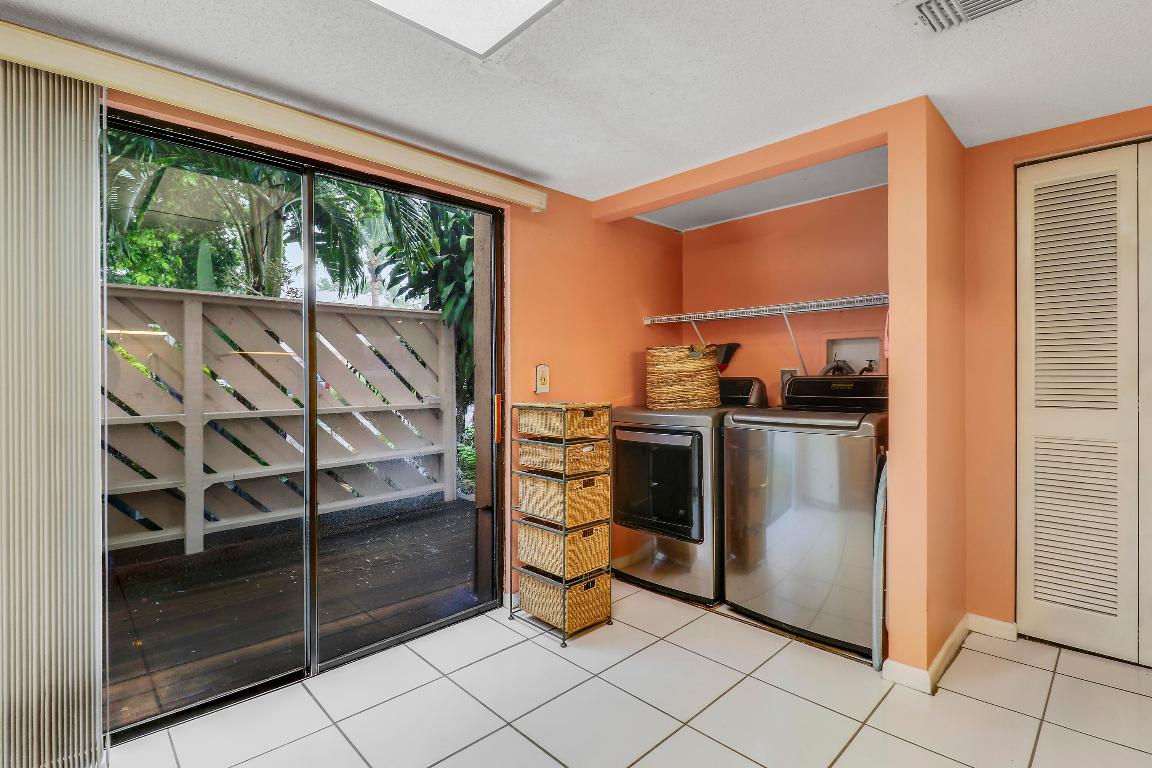 128 Sherwood #13b Jupiter, FL 33458