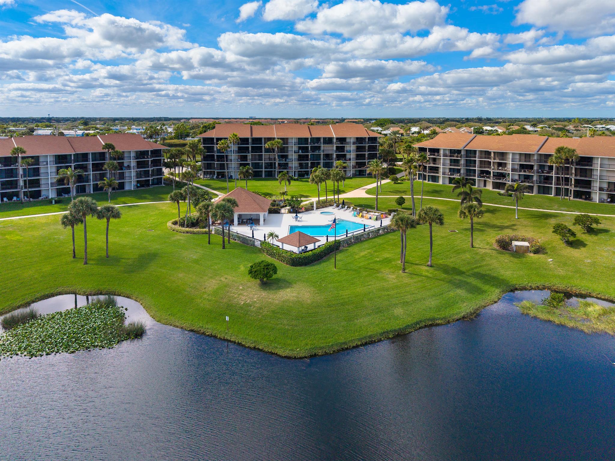 601 S Seas Dr #204 Jupiter, FL 33477