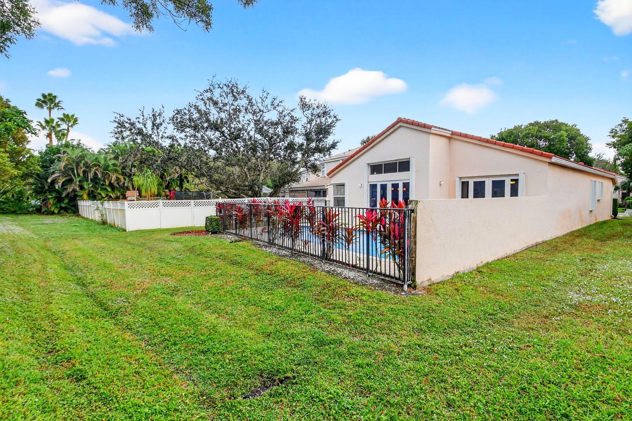 7906 Rockport Cir Lake Worth, FL 33467