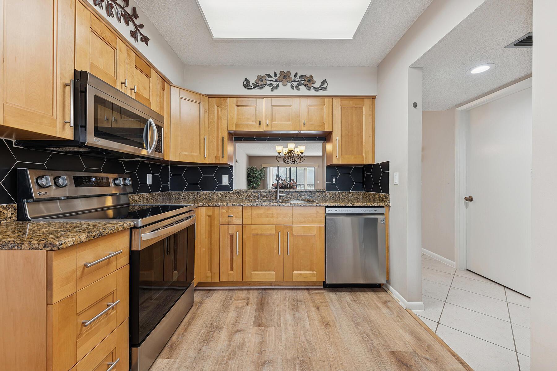 7280 Amberly Ln #208 Delray Beach, FL 33446