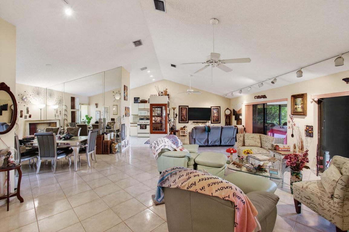 9303 Sun Pointe Dr Boynton Beach, FL 33437