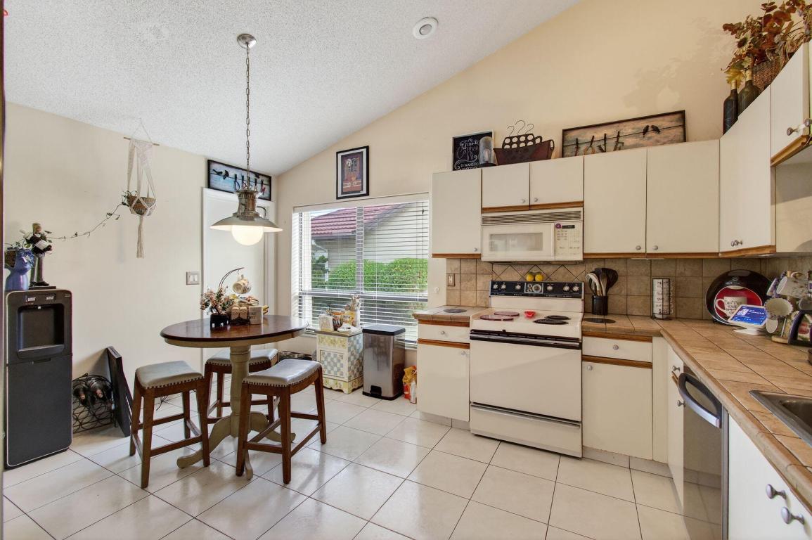 9303 Sun Pointe Dr Boynton Beach, FL 33437