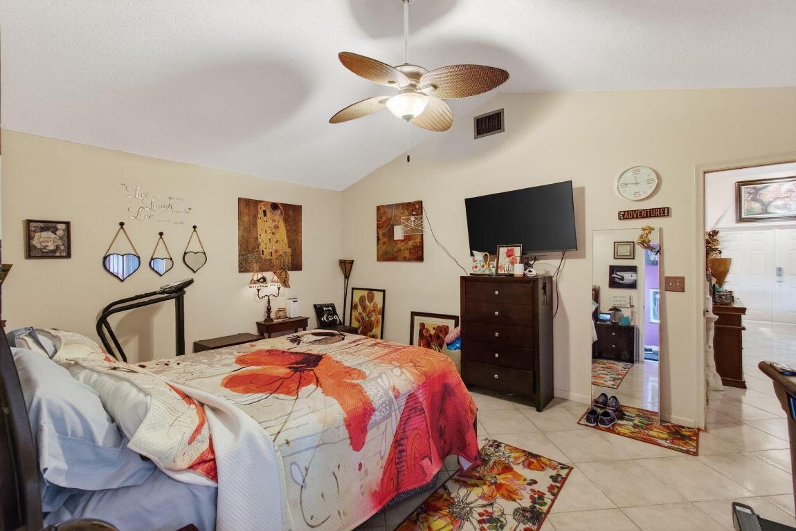 9303 Sun Pointe Dr Boynton Beach, FL 33437