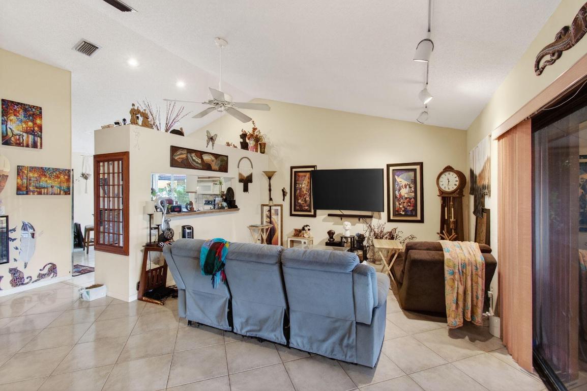 9303 Sun Pointe Dr Boynton Beach, FL 33437