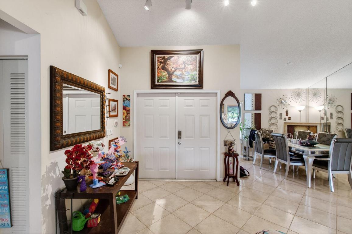 9303 Sun Pointe Dr Boynton Beach, FL 33437