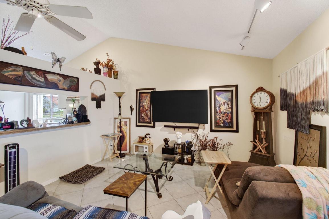 9303 Sun Pointe Dr Boynton Beach, FL 33437