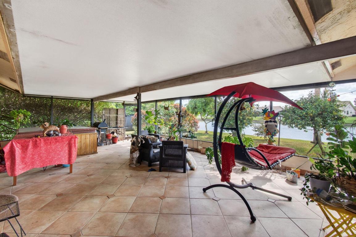 9303 Sun Pointe Dr Boynton Beach, FL 33437