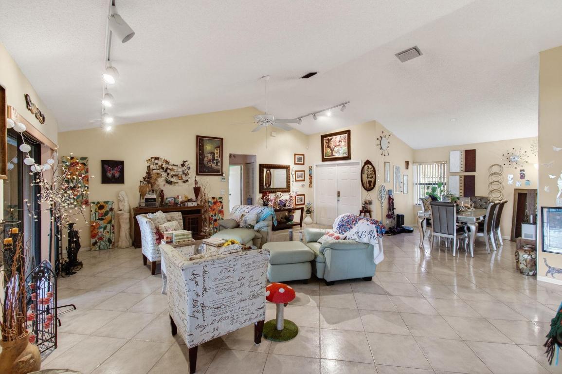 9303 Sun Pointe Dr Boynton Beach, FL 33437