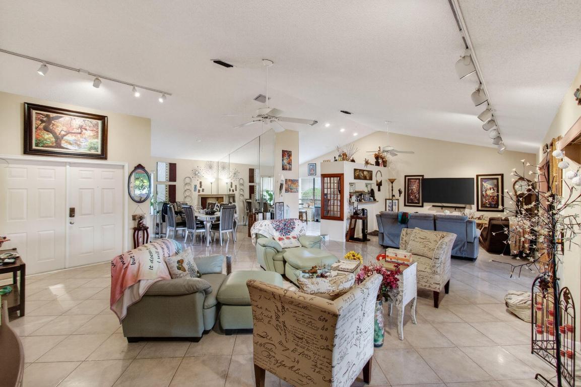 9303 Sun Pointe Dr Boynton Beach, FL 33437