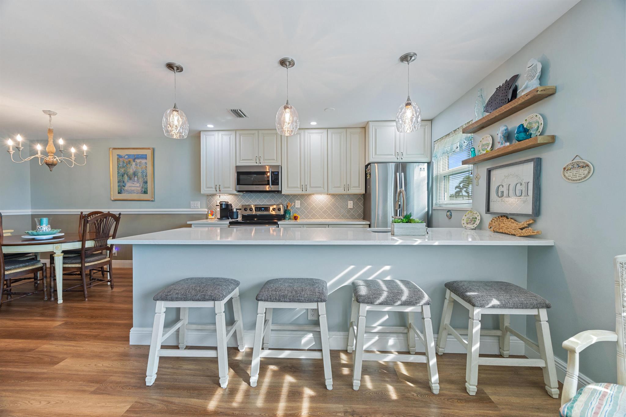 215 N High Pt Blvd #B