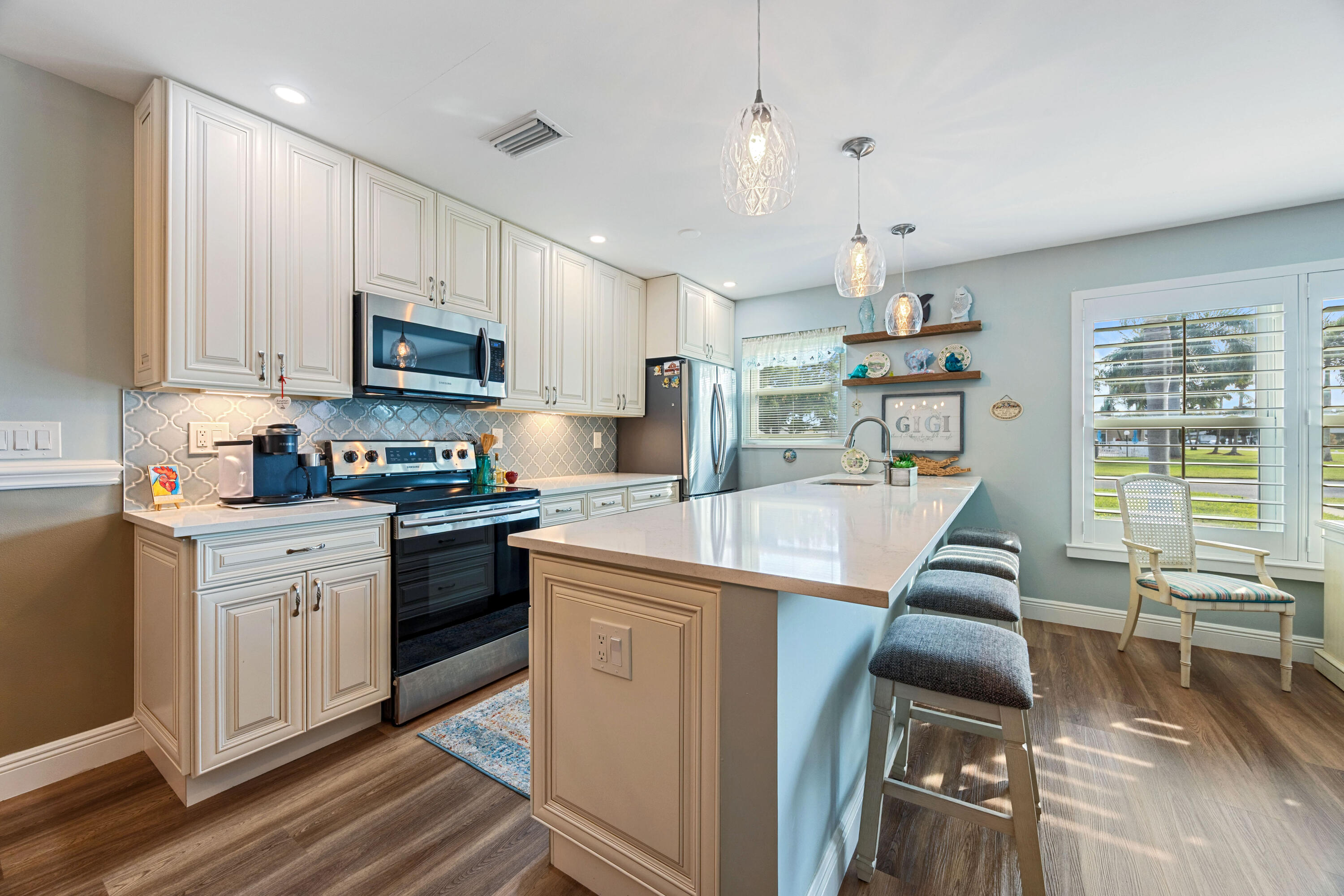 215 N High Pt Blvd #B Boynton Beach, FL 33435