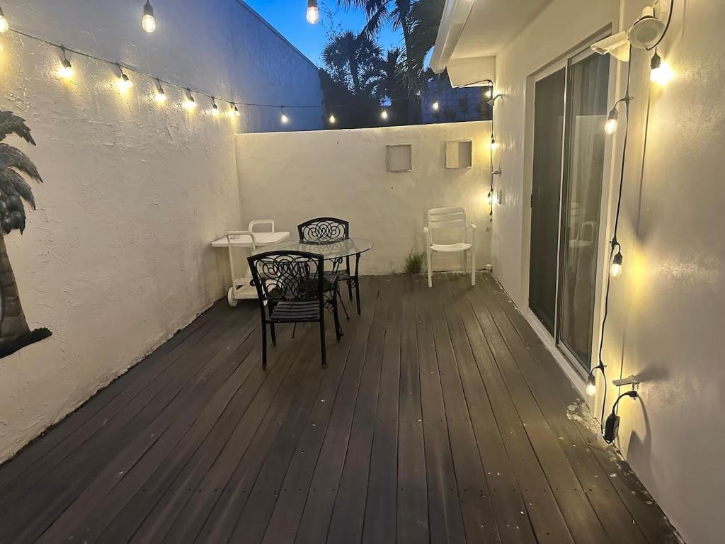 103 W Sandpiper Jupiter, FL 33477