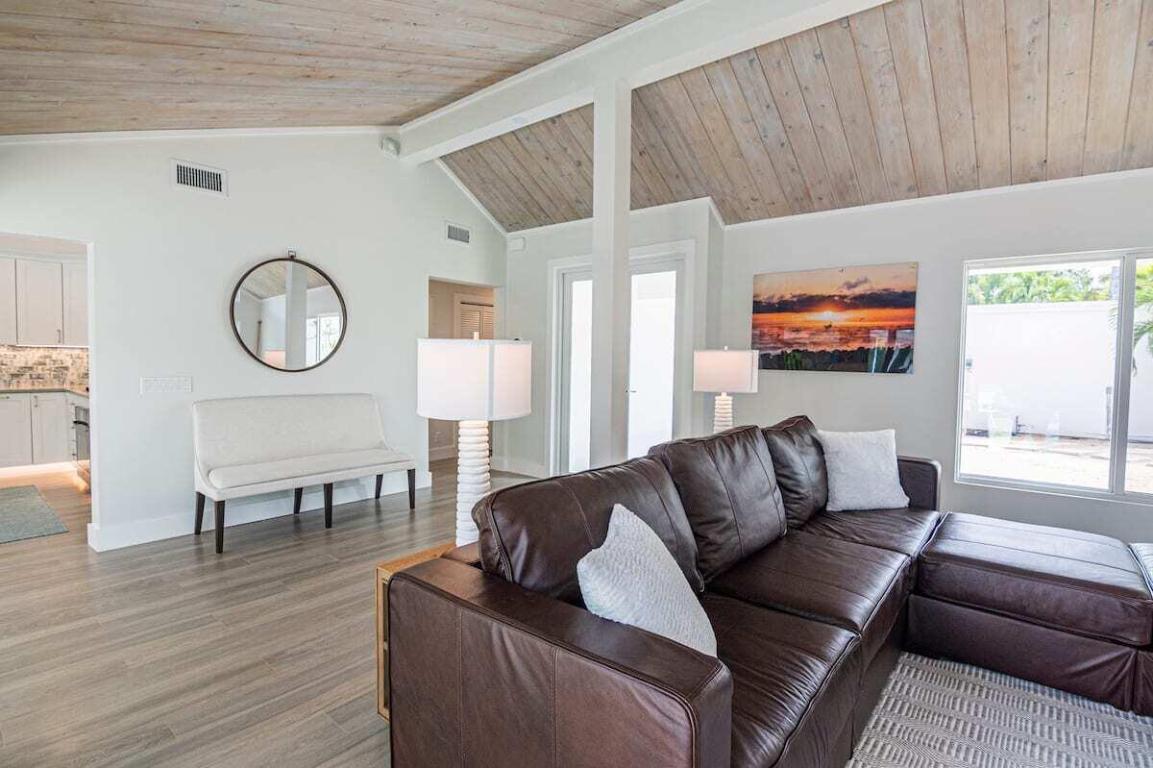 103 W Sandpiper Jupiter, FL 33477