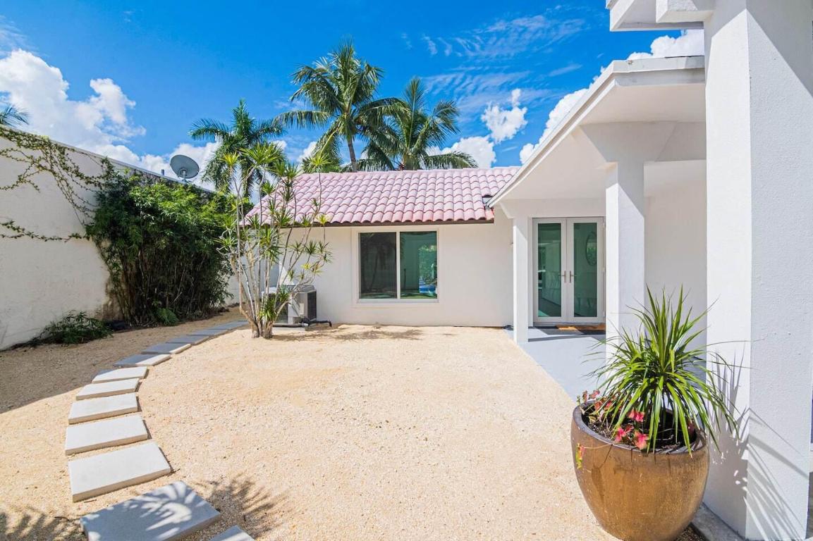 103 W Sandpiper Jupiter, FL 33477