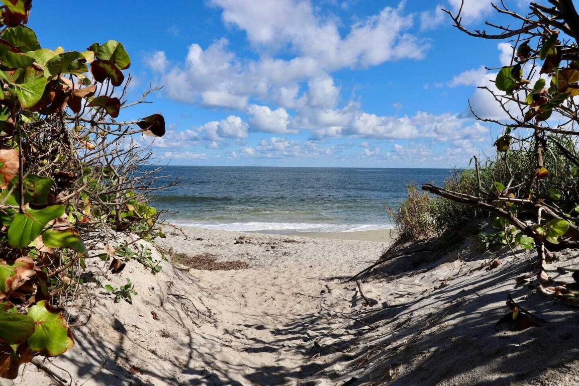 103 W Sandpiper Jupiter, FL 33477