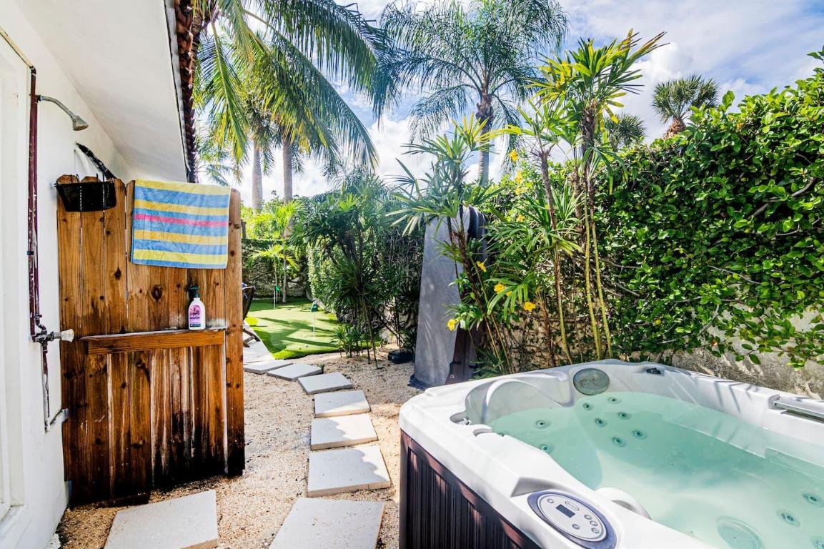 103 W Sandpiper Jupiter, FL 33477