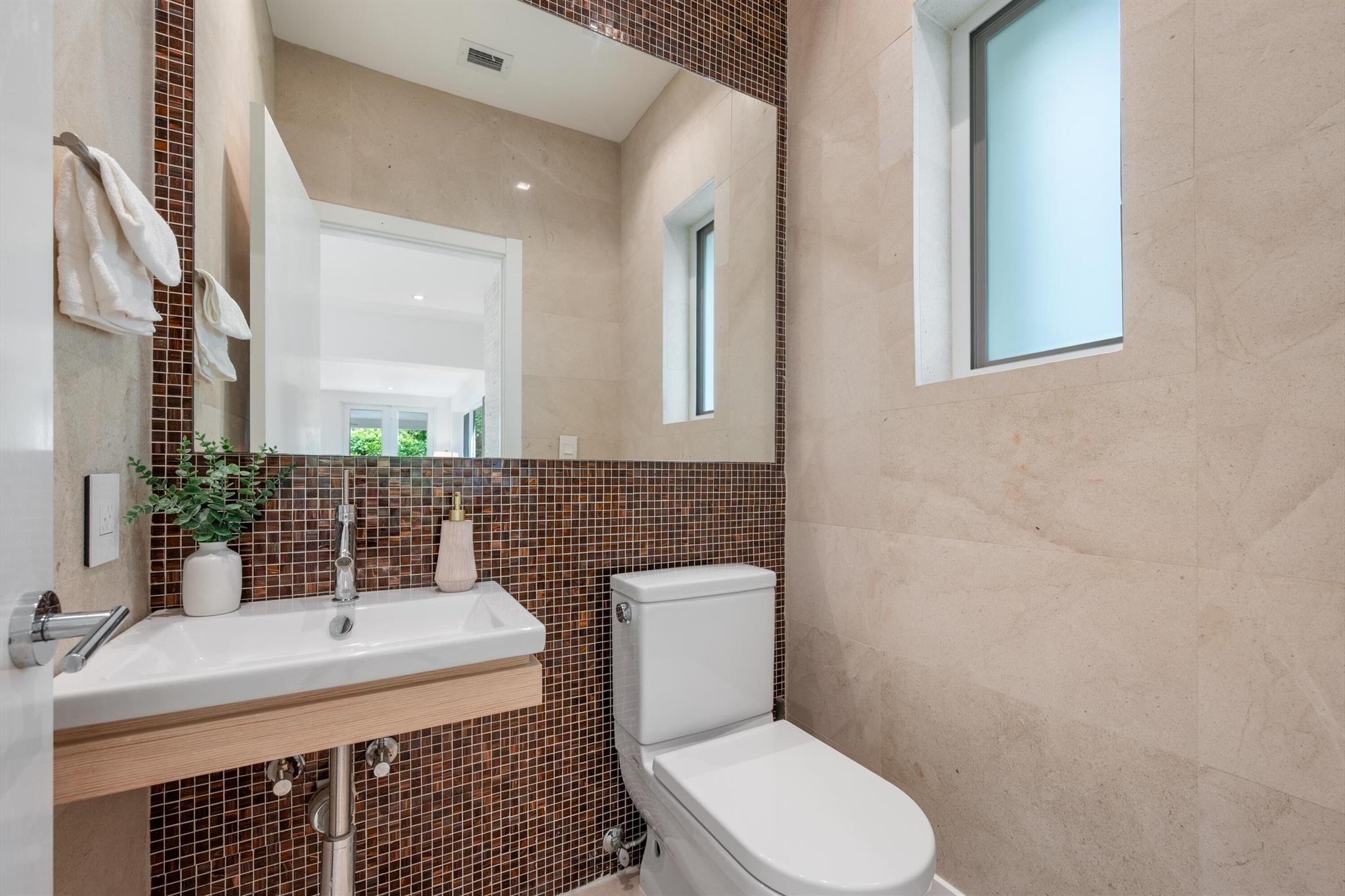 775 W 49th St Miami Beach, FL 33140