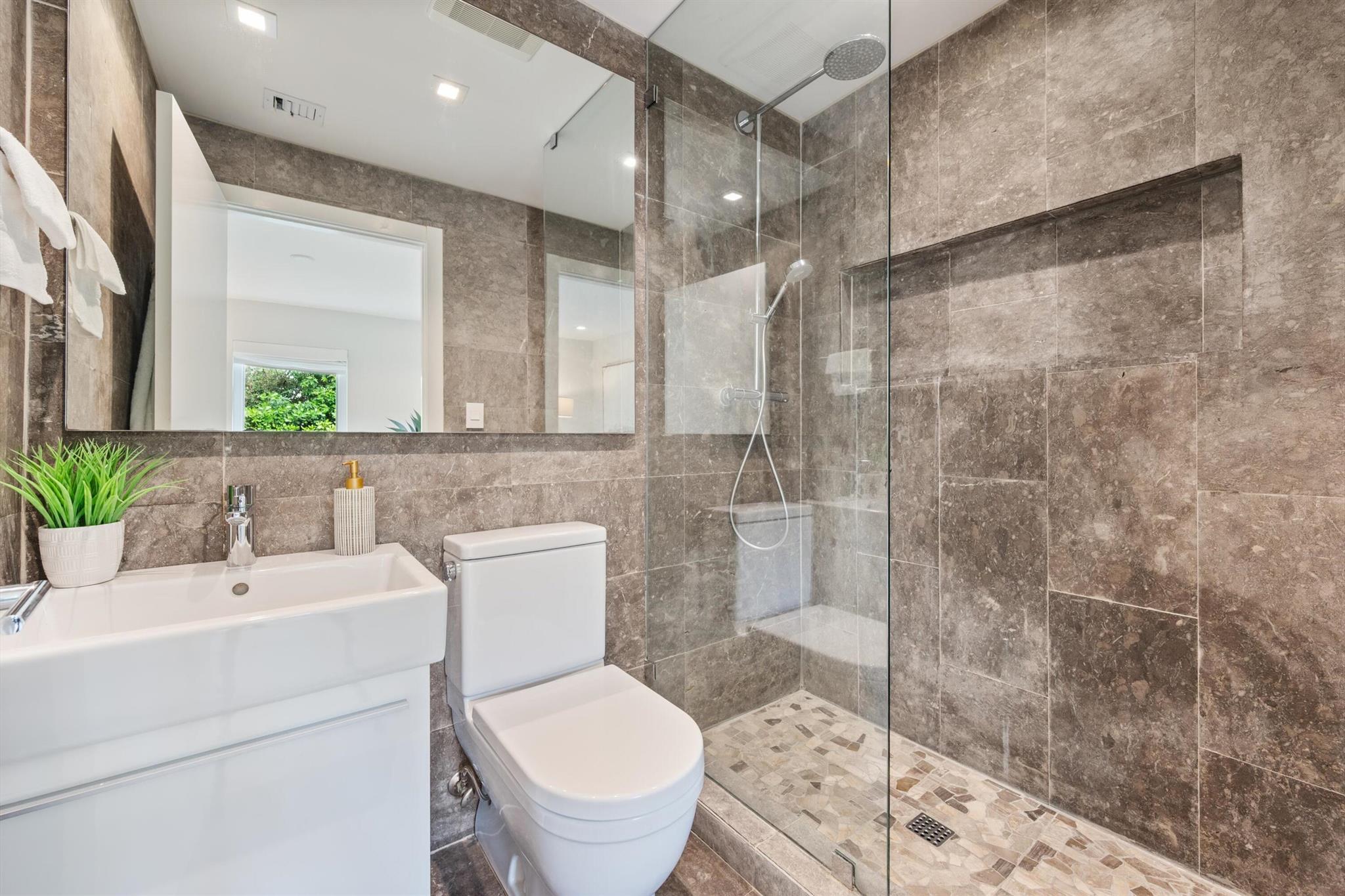 775 W 49th St Miami Beach, FL 33140