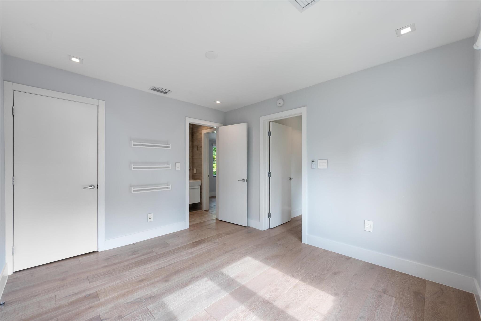 775 W 49th St Miami Beach, FL 33140